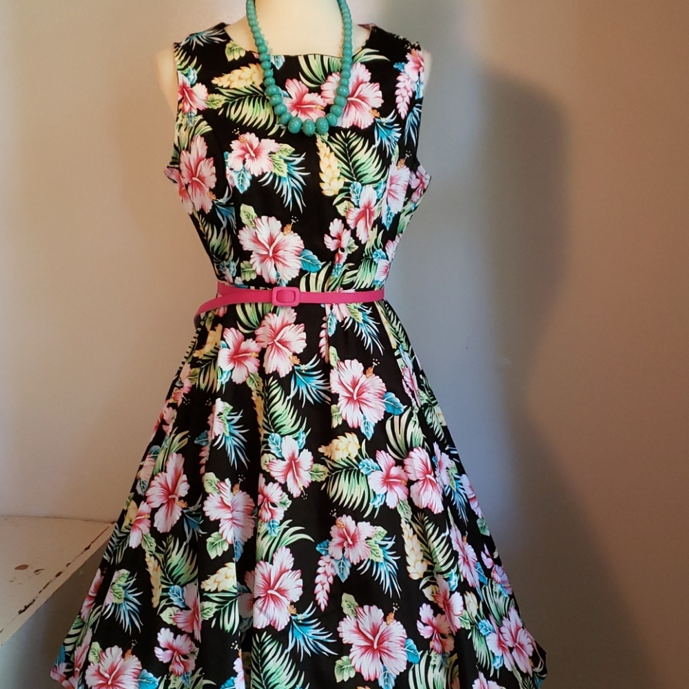 Pinup Girl Tiki Dress Size  Large NWOT Hawaiian
